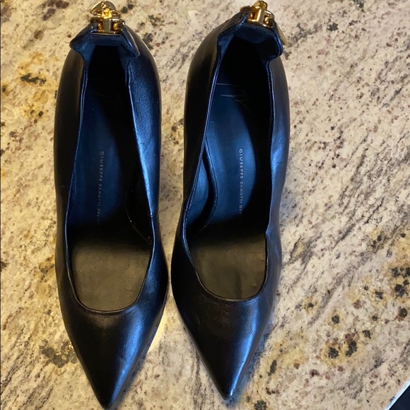 Giuseppe Zanotti Black Shark Tooth Zipper Pumps - Picture 6 of 8
